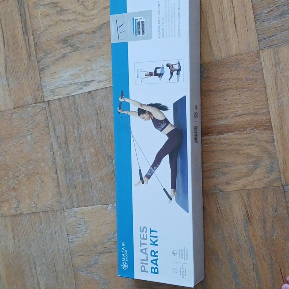 New Gaiam Pilates Bar Kit